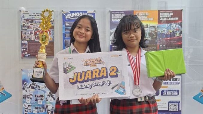 Familia Rara Agustin dan Rhea Anindya Quaneisha dari SMA Tarakanita Magelang berhasil meraih Juara 2 Lomba Karya Tulis Ilmiah (KTI) Peneliti Belia PUTecnovation bidang Geografi