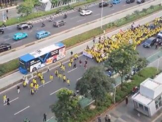 Aksi long march BEM UI menuju Bundaran HI Jakarta (KalderaNews/Ist)