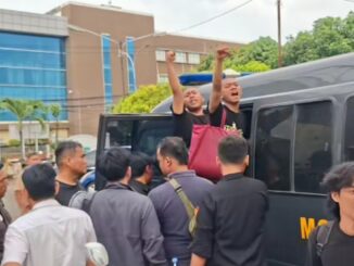 Tahanan politik di serang