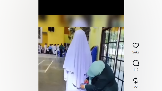 Jilbab dipotong guru Video Guru Potong Kerudung Siswi Viral, Netizen Minta Penjelasan Sekolah