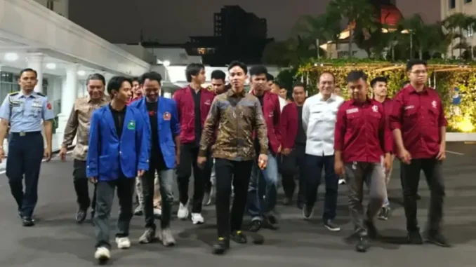 Wapres bersama 15 delegasi mahasiswa Universitas Bung Karno dan Universitas Mohammad Husni Thamrin Wapres bersama 15 delegasi mahasiswa Universitas Bung Karno dan Universitas Mohammad Husni Thamrin