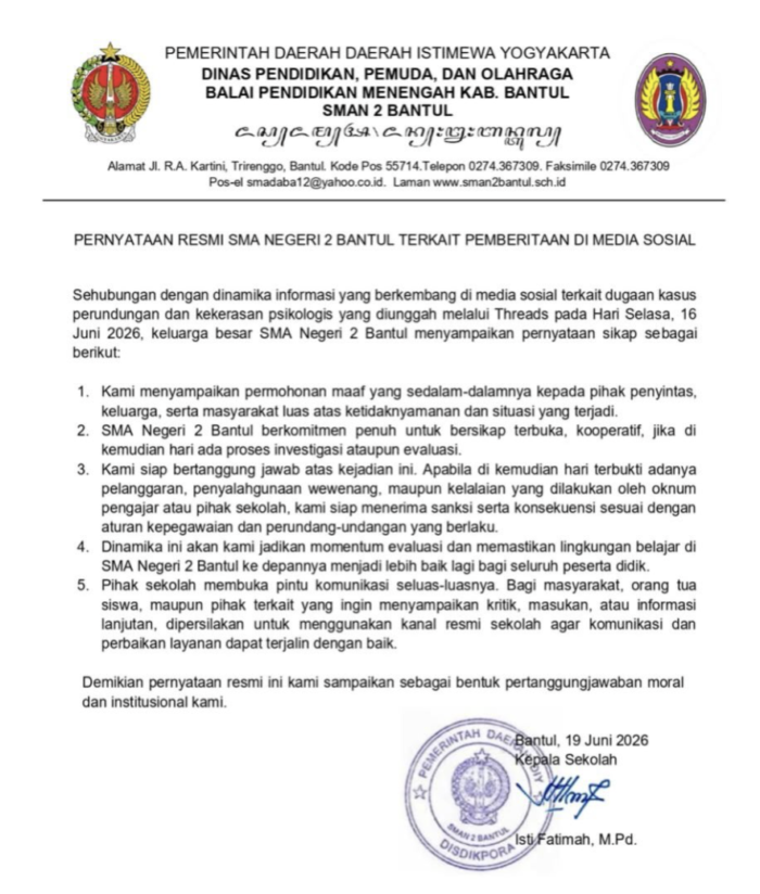 Surat pernyataan resmi bernomor Kepala Dinas Pendidikan, Pemuda, dan Olahraga DIY Balai Pendidikan Menengah Kab. Bantul yang ditandatangani langsung oleh Kepala Sekolah SMA Negeri 2 Bantul, Isti Fatimah, M.Pd.,