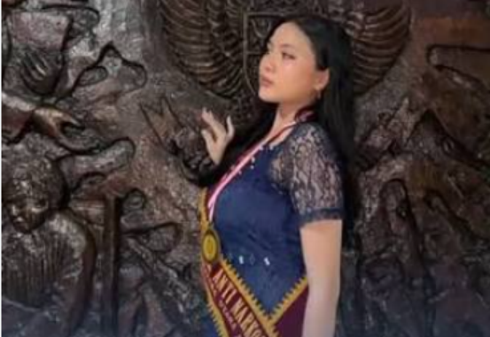 Sosok Trinita Manuel, Mantan Duta Pelajar Anti Narkoba Sumut yang Terseret Dugaan Kasus Pencurian (Kalderanews.com/Ist) Sosok Trinita Manuel, Mantan Duta Pelajar Anti Narkoba Sumut yang Terseret Dugaan Kasus Pencurian (Kalderanews.com/Ist)
