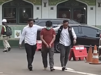 Pelaku teror ancaman bom SDN Srengseng Sawah 15 Pagi,, pria berinisial MY (34), yang ternyata merupakan warga di sekitar lingkungan sekolah tersebut
