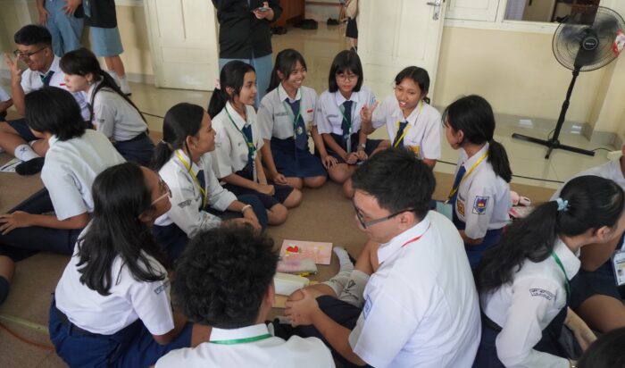 SMA Tarakanita Magelang menyelenggarakan Seminar "Know Yourself & Be Your Best" sebagai salah satu rangkaian kegiatan Masa Pengenalan Lingkungan Satuan Pendidikan bagi Peserta Didik Baru (MPLSPDB) Tahun Ajaran 2026–2027.