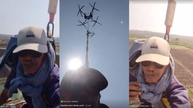Petani Jombang Pakai Drone