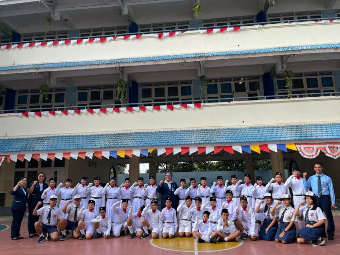 Upacara HUT ke-81 RI di Kompleks Santo Yosef Tarakanita Surabaya pada 17 Agustus 2026