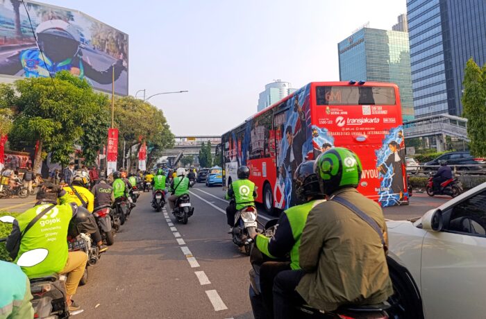 Jalanan depan Polda Metro Jaya menuju arah DPR/MPR