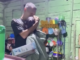 Tangkapan layar video berdurasi singkat itu memperlihatkan momen ketika sang ayah berpura-pura belum mampu memenuhi permintaan putrinya untuk membeli laptop