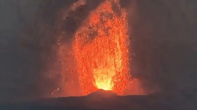 erupsi anak krakatau
