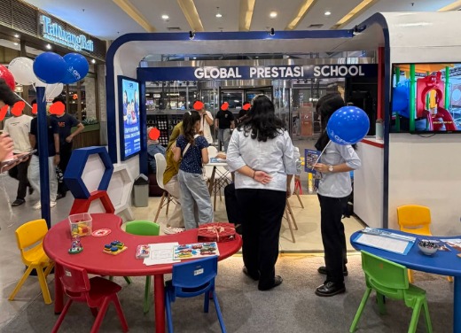 Tangkapan layar sebuah utas dari akun Threads @monyet.raw viral setelah membagikan pengamatannya saat mengunjungi pameran pendidikan Global Prestasi School (GPS) di Summarecon Mall Bekasi (SMB)